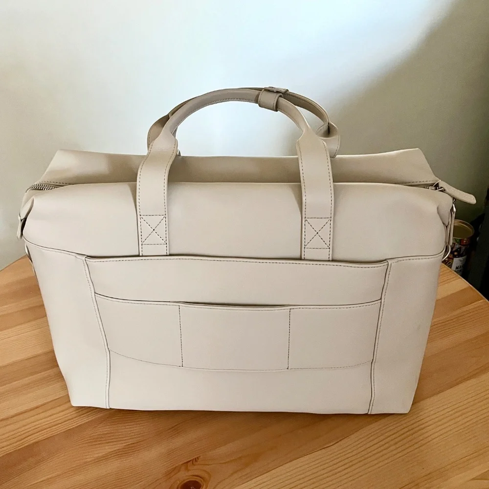 Monos Metro Duffel – Vegan Leather, Water-Resistant - Picture 9 of 13